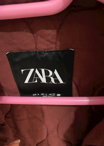 Zara Zara kapitone bordo mont