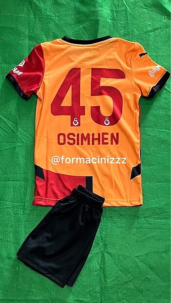 Osimhen çocuk forma