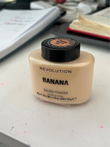 Revolution banana transparan pudra
