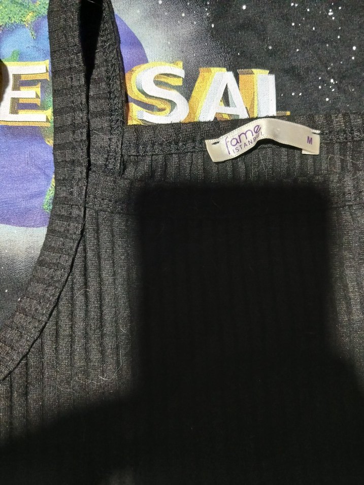 Kısa Kollu Siyah Baskılı  Tişörtü - Görsel 3