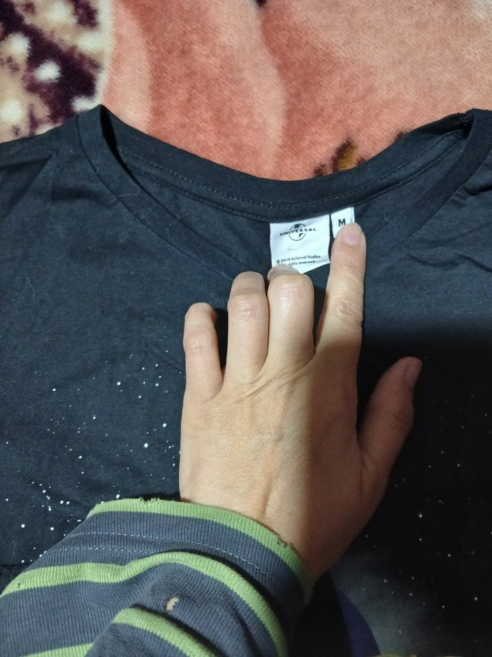 Kısa Kollu Siyah Baskılı  Tişörtü - Görsel 2