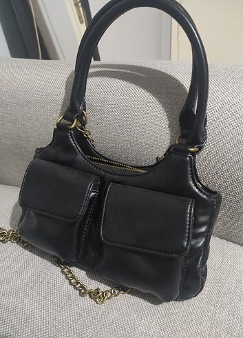 Stradivarius zincirli omuz çantası