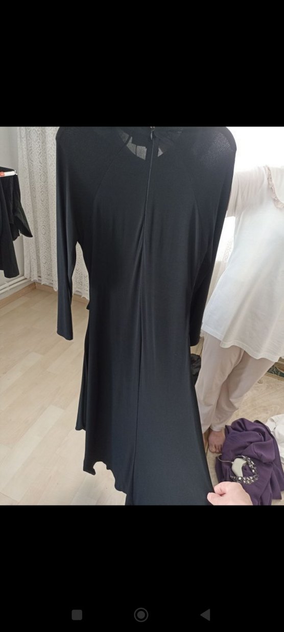 Zincir Detaylı Siyah Uzun Kollu Elbise - Görsel 2