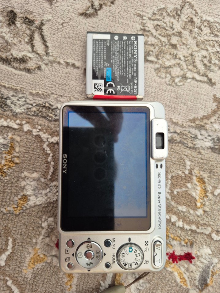 Sony Cybershot 10.1 MP Dijital Kamera ve Kılıf - Görsel 3