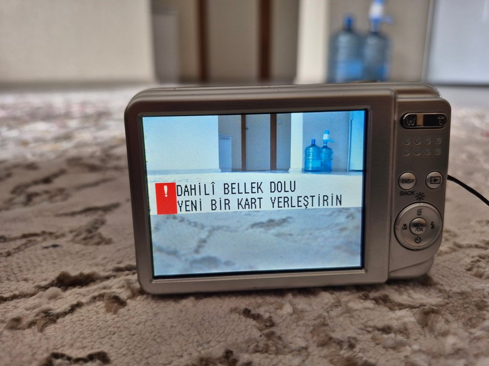 Fujifilm Finepix Ax 12 Mega Pixels Fotoğraf Makinesi - Görsel 3