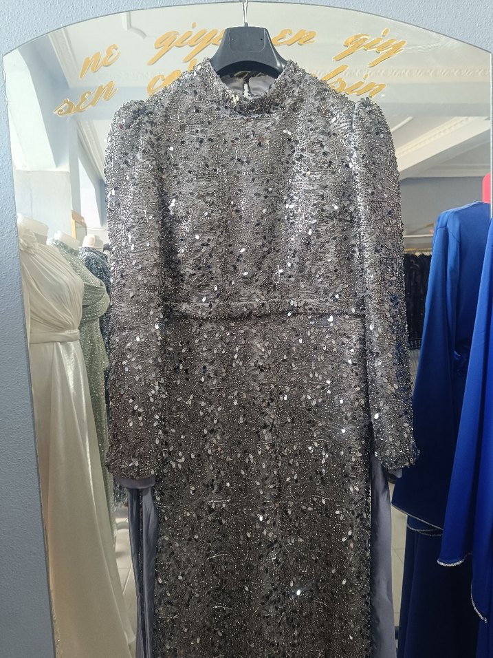 Gri Uzun Kollu Payetli Abiye Elbise - Görsel 3