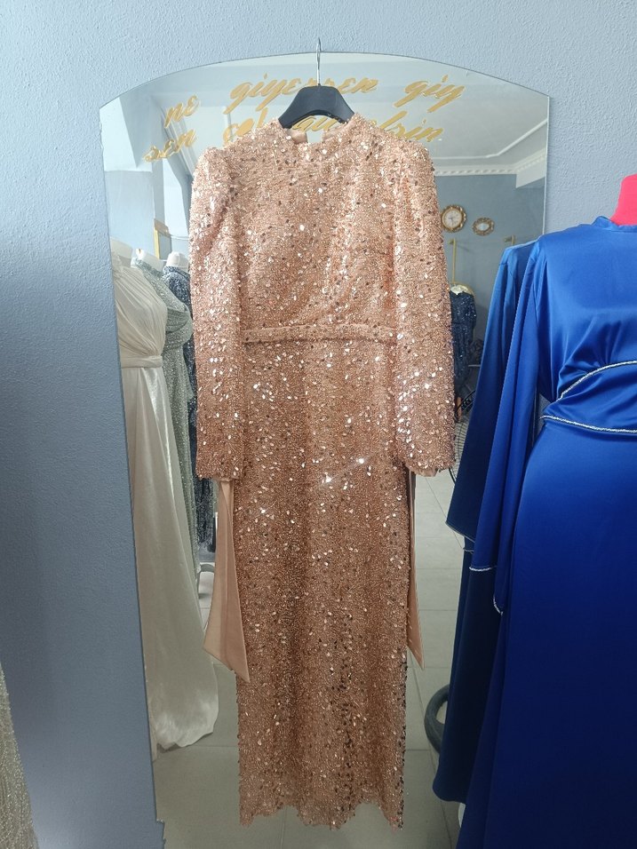 Kadın Altın Uzun Abiye Elbise - Görsel 4