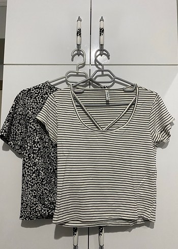 Gri Çizgili V Yaka Kısa Crop Top