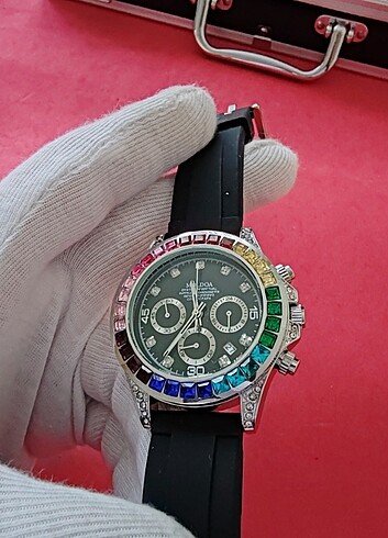 Moldoa Taşlı Bezel Silikon Kordonlu Bayan Saat 