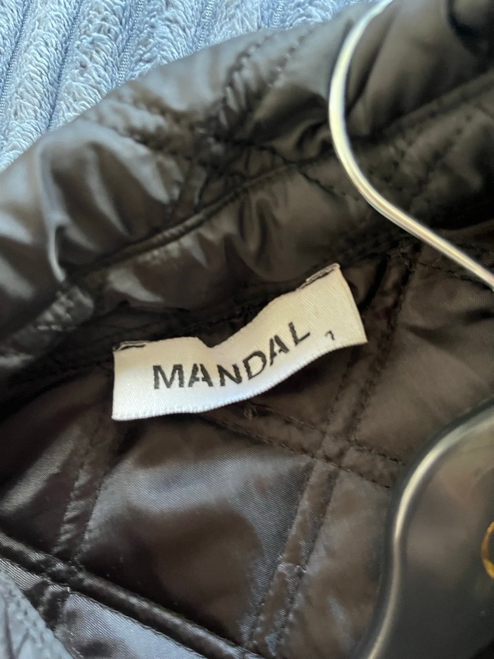 Düğmeli Siyah Kadın Midi Mont - Görsel 3