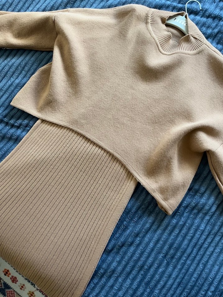 Bej Uzun Triko Elbise - Görsel 2