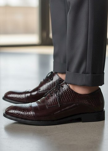 Bordo Yılan Derisi Desenli Erkek Klasik Ayakkabı - Görsel 2