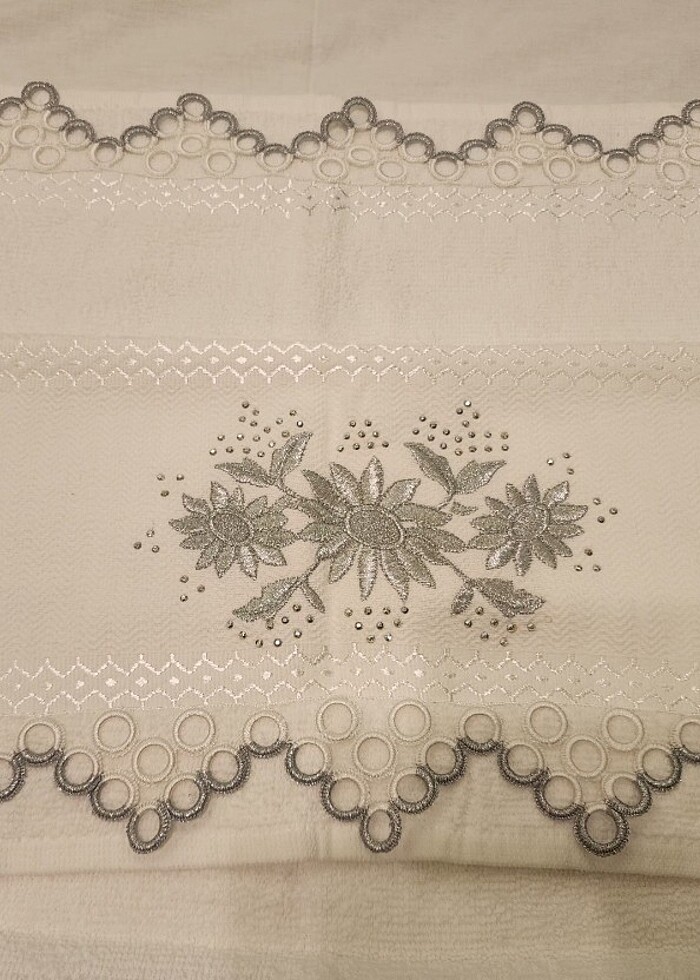 Gri Havlu  - Görsel 2