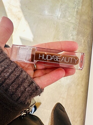 Huda Beauty Huda beauty????