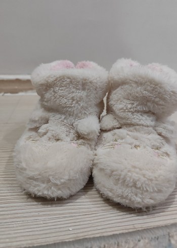 Beyaz Kürklü Nakışlı Kız Çocuk Ev botu sorunsuzdur - Görsel 4