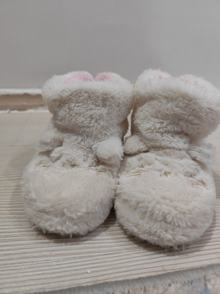 Beyaz Kürklü Nakışlı Kız Çocuk Ev botu sorunsuzdur - Görsel 4
