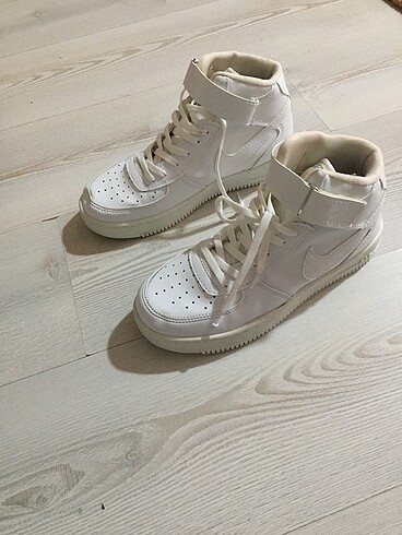 beyaz nike spor ayakkabı