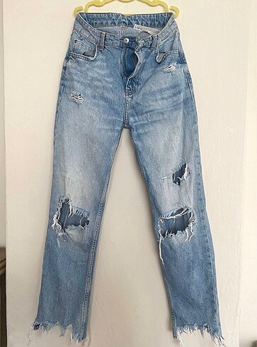 Bershka Yırtık Mom Jean