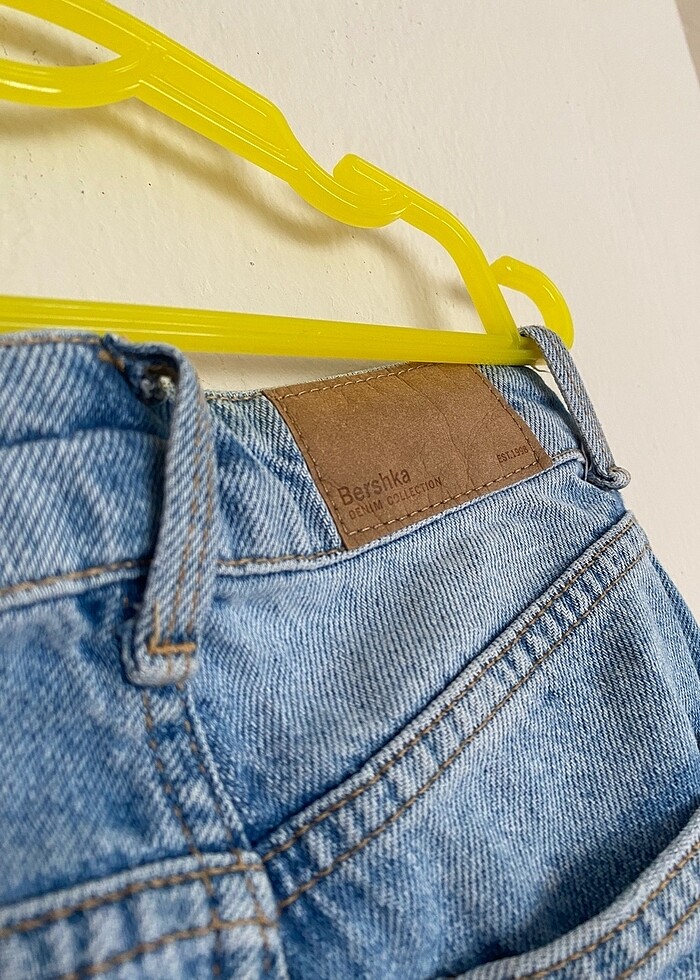 Bershka Yırtık Mom Jean - Görsel 4