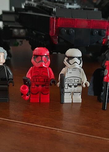 Beden Renk 75256 Lego star wars kylo ren