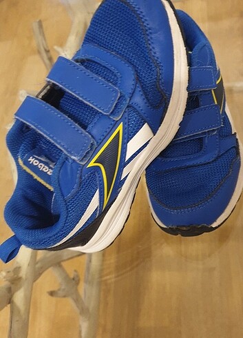 Reebok spor ayakkabı 