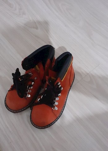 Kemer Detaylı Kırmızı kız çocuk Bot - Görsel 2