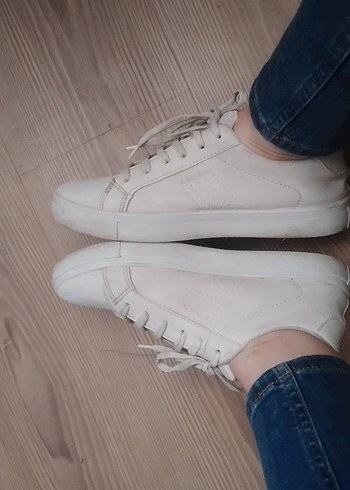 Beyaz Bağcıklı Kadın Sneakers