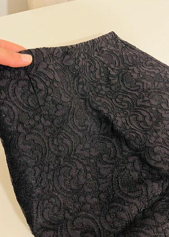 Dantel Detaylı Siyah Midi Kalem Etek - Görsel 2