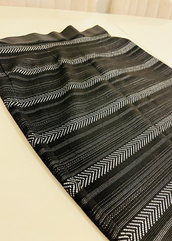 Çizgili Pilili Siyah Midi Kalem Etek - Görsel 2