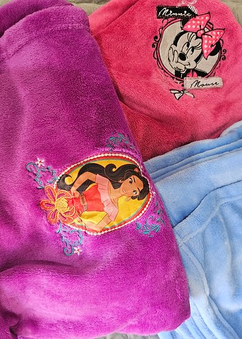 Renkli polar Disney nakışlı Çocuk Battaniyesi