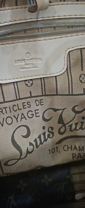 Beden LOUIS VUITTON CANTA