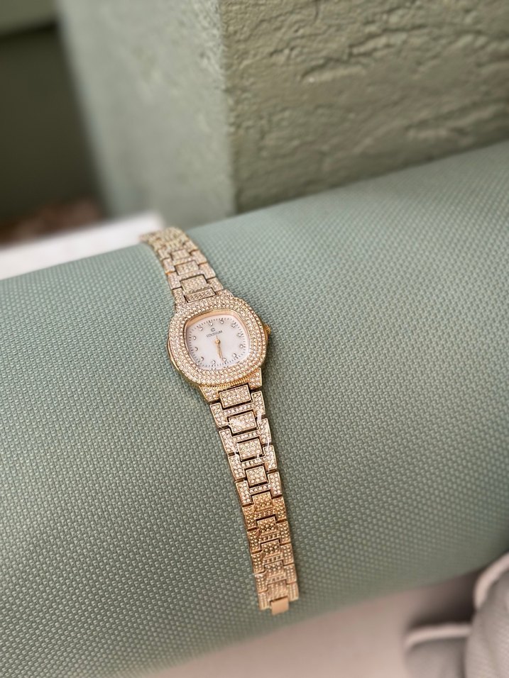 Altın Renkli Klasik Kadın Kol Saati - Görsel 2