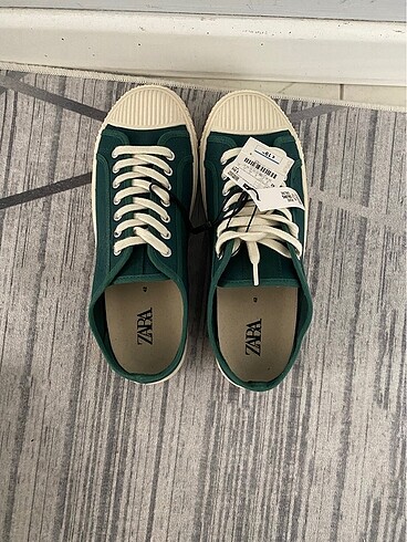 42 Beden yeşil Renk Zara Converse Tarzı Ayakkabı