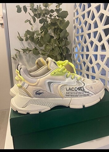 Lacoste - Kadın Spor Ayakkabı -Sıfır