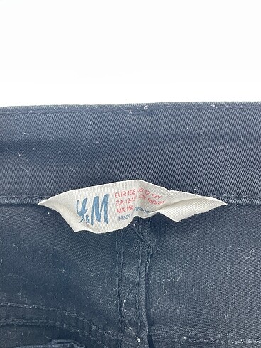 36 Beden siyah Renk H&M Mini Şort %70 İndirimli.