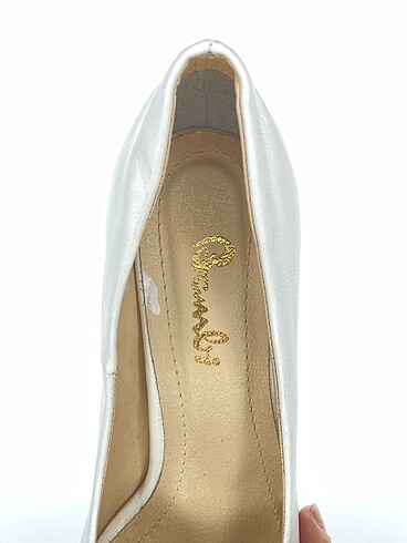 39 Beden beyaz Renk Bambi Stiletto %70 İndirimli.