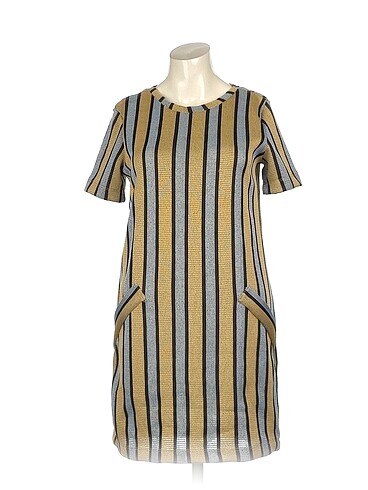 Zara Kısa Elbise %70 İndirimli.