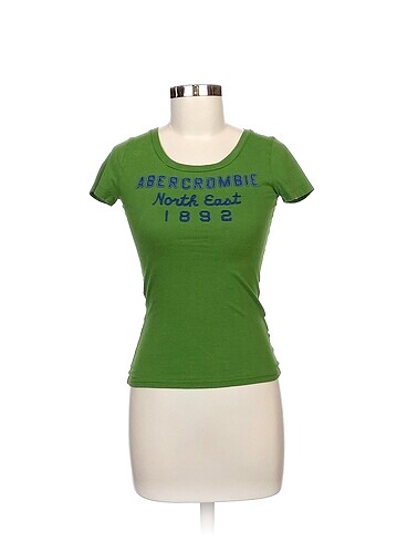 Abercrombie & Fitch T-shirt %70 İndirimli.