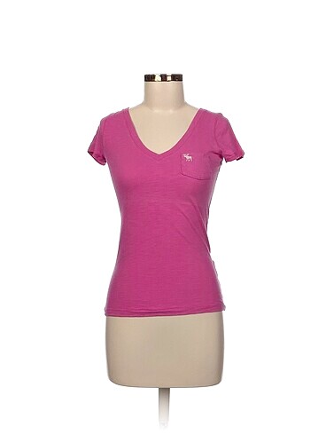 Abercrombie & Fitch T-shirt %70 İndirimli.