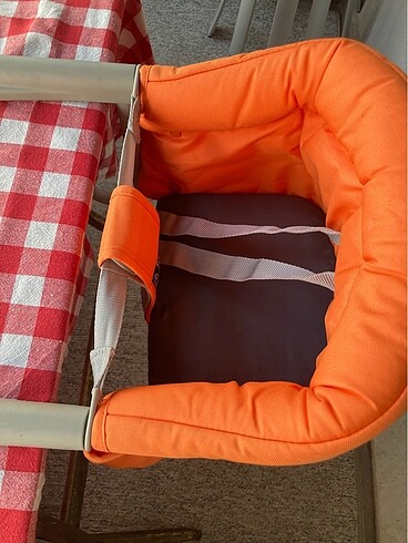  Beden turuncu Renk İnglesina fast masaya takılan mama sandalyesi