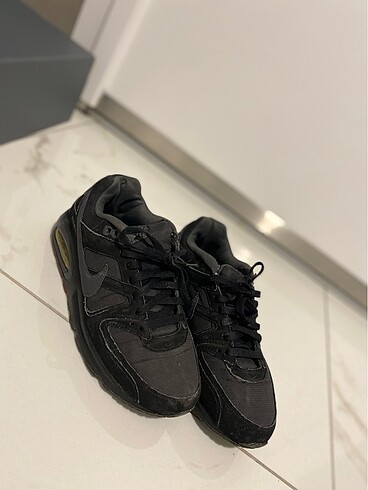 Nike spor ayakkabi