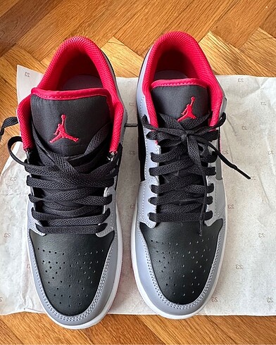43 Beden kırmızı Renk Nike Jordan Low Red
