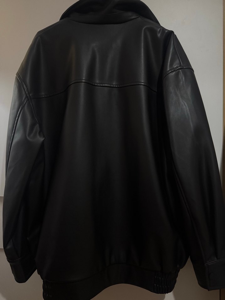 Stradivarius Siyah Deri Ceket - Görsel 4