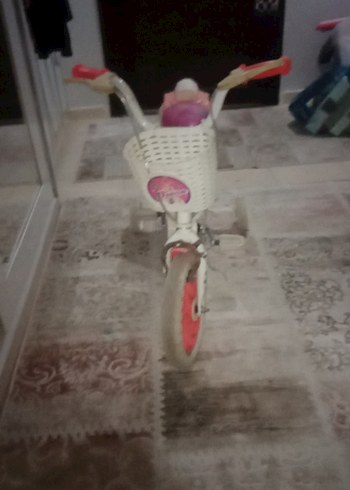 Pembe dört Tekerlekli Bisiklet