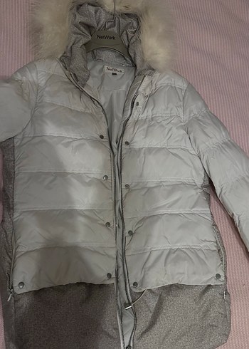 Kürk Detaylı Beyaz Kapüşonlu Kolsuz Kadın Mont - Görsel 3