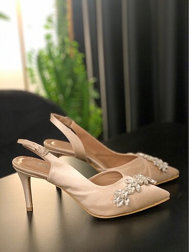 38 Beden Stiletto
