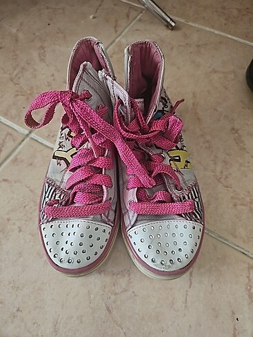 Isikli converse