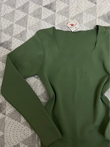 Zara Yeşil kare yakalı uzun kollu