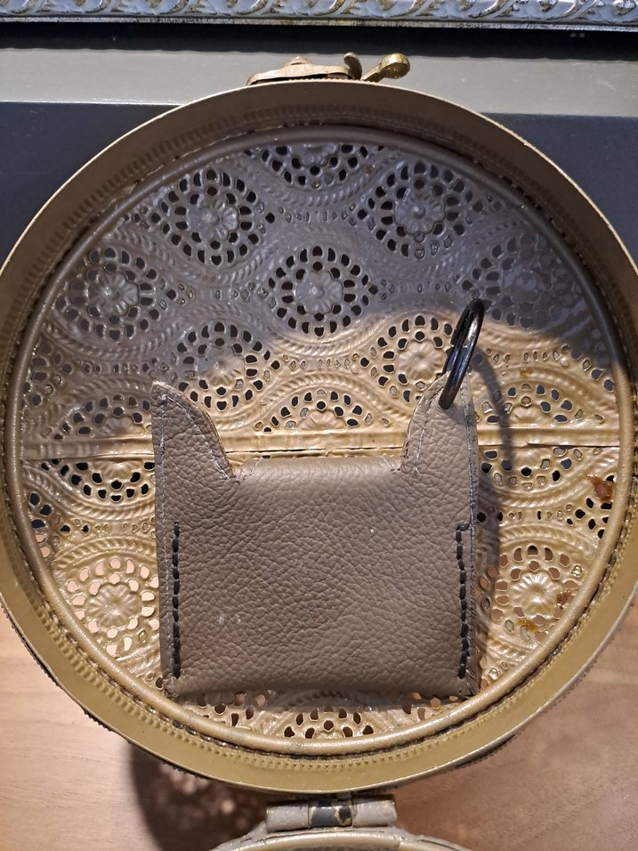 Kedi Figürlü Gri  Deri Charm - Görsel 3