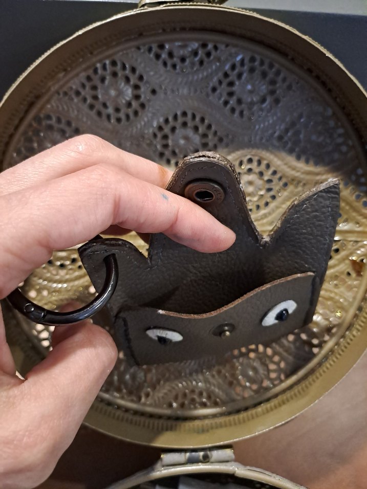 Kedi Figürlü Gri  Deri Charm - Görsel 4